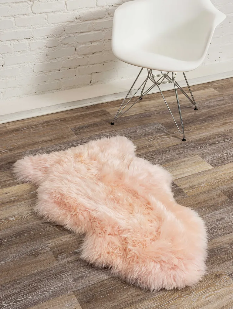 Rose New Zealand Natural Shearling Sheepskin Rug Photo 5