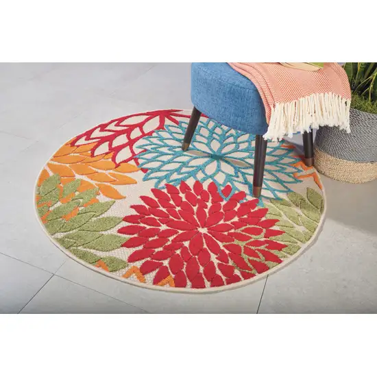 Green And Ivory Round Floral Indoor Outdoor Area Rug Photo 8