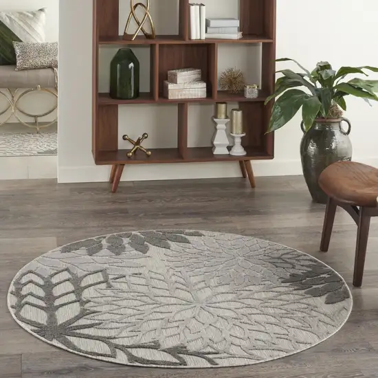 Gray Round Floral Indoor Outdoor Area Rug Photo 5