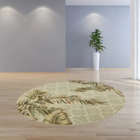 Sage Green Hand Tufted Tropical Quatrefoil Round Indoor Area Rug Photo 4