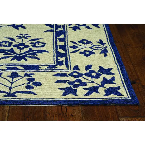 Sand Blue Hand Hooked UV Treated Floral Traditional Indoor Outdoor Accent Rug Photo 3