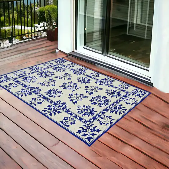 2'X3' Sand Blue Hand Hooked Uv Treated Floral Traditional Indoor Outdoor Accent Rug Photo 2