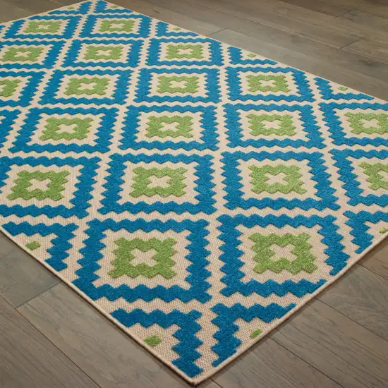 Sand Geometric Stain Resistant Indoor Outdoor Area Rug Photo 4