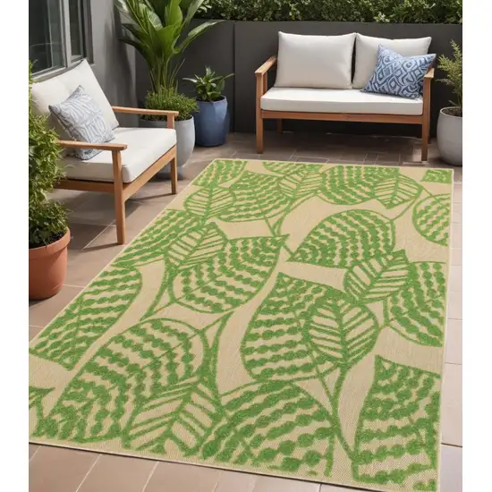 Green Floral Indoor Outdoor Area Rug Photo 1