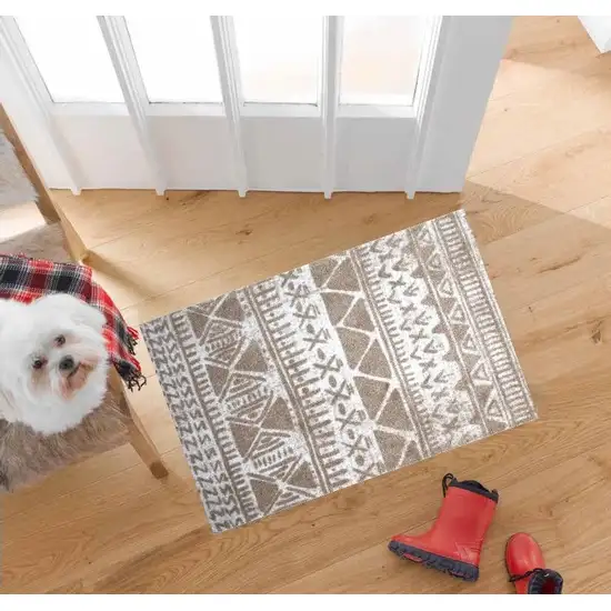 Sandy Tan and White Zigs and Zags Washable Floor Mat Photo 5