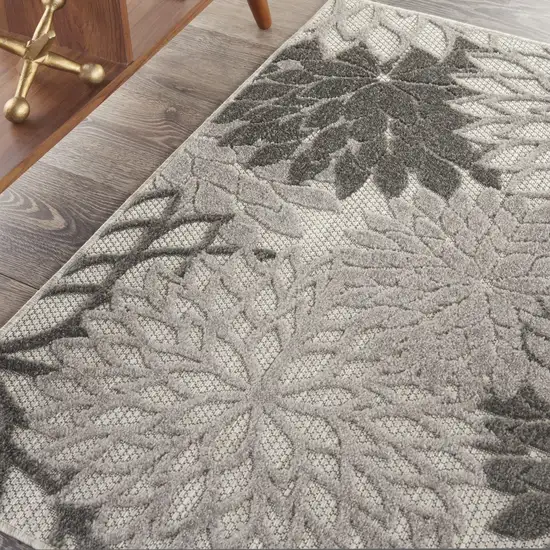 Silver and Gray Indoor Outdoor Area Rug Photo 6