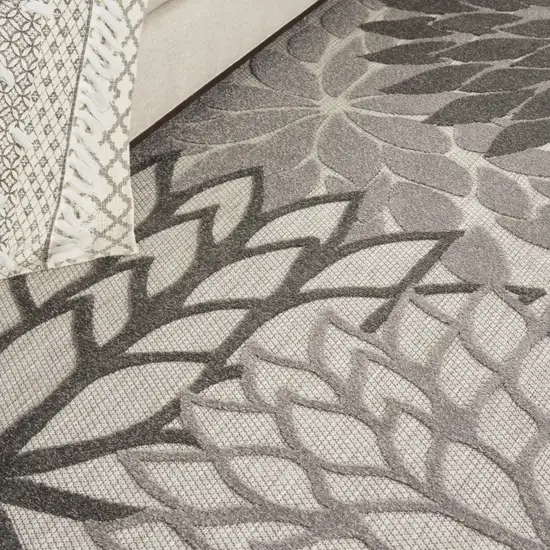 Gray Floral Indoor Outdoor Area Rug Photo 3