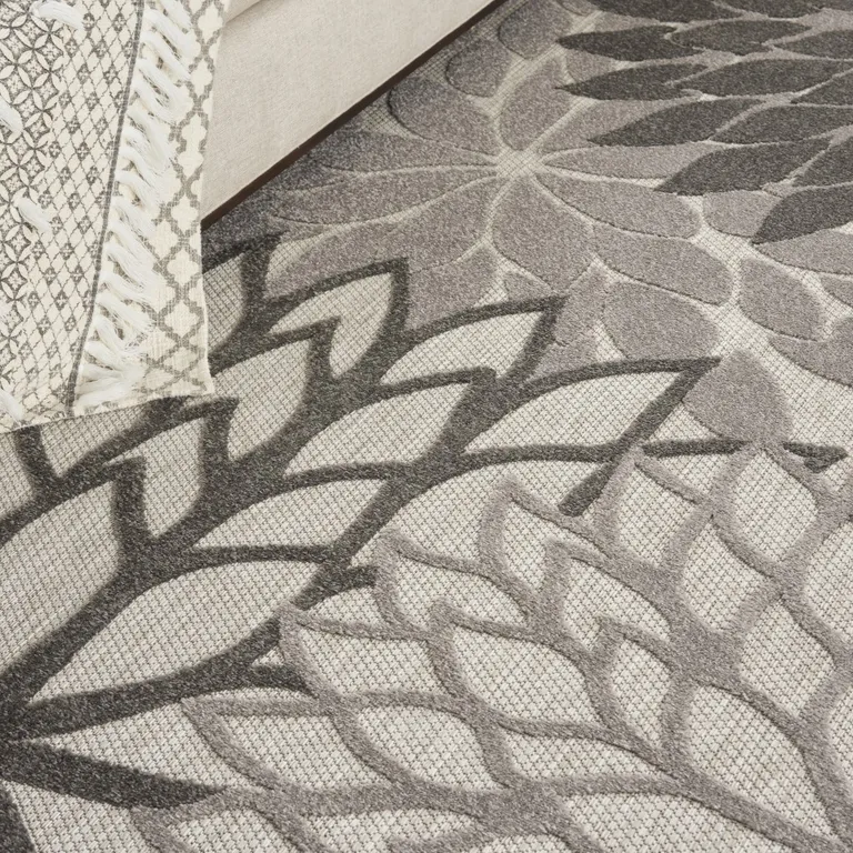 Silver and Gray Indoor Outdoor Area Rug Photo 3