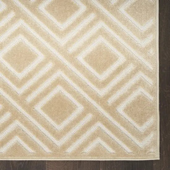 Tan Geometric Area Rug Photo 4