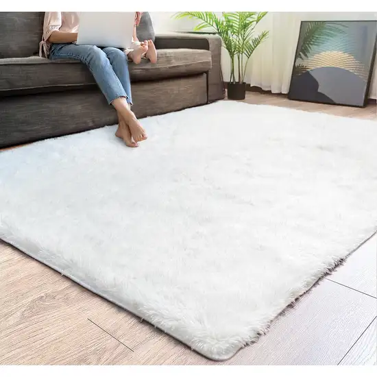 White Solid Modern Area Rug Photo 6