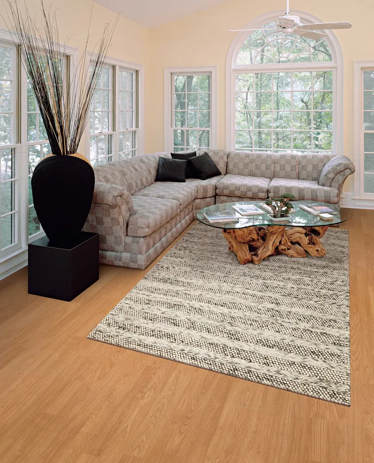 Wool Grey Area Rug Photo 4